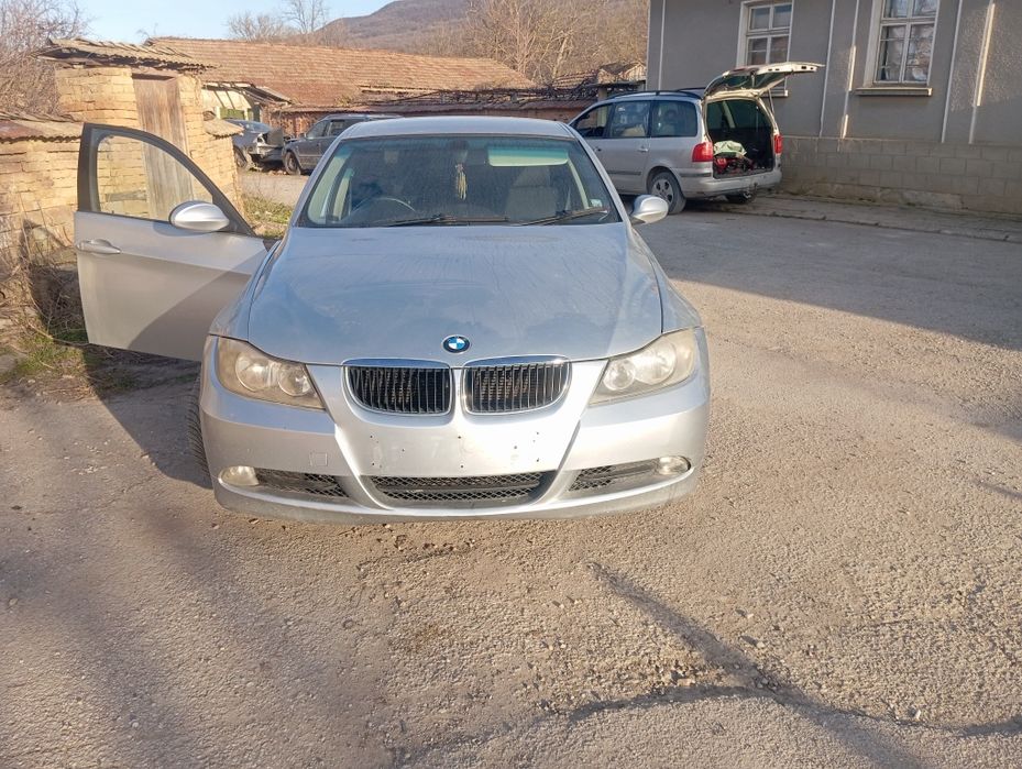 Продавам BMW E90 2.0 143 На Части