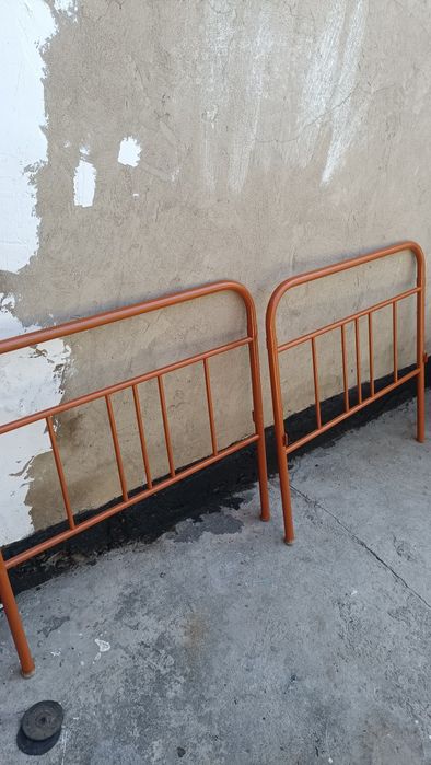 Железная кровать