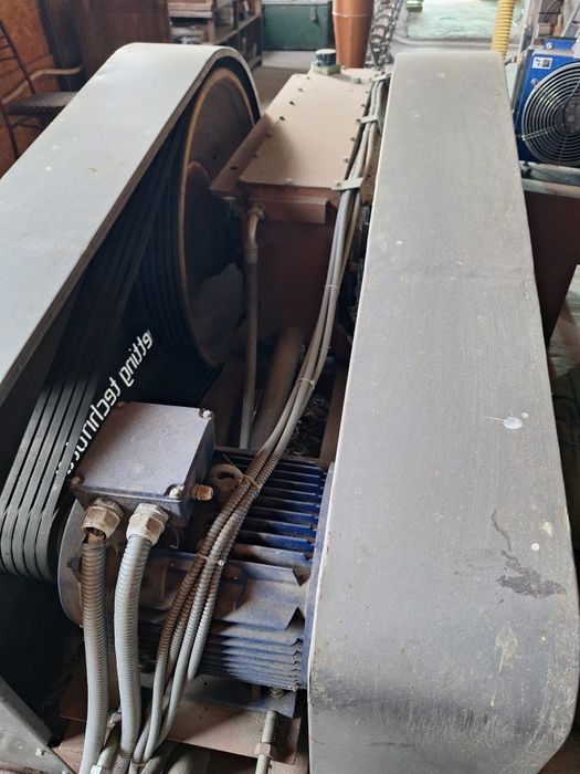 Linie productie brichete din pai 400-500 kg/h.VAND SAU SCHIMB CU TRACTOR/AUTO