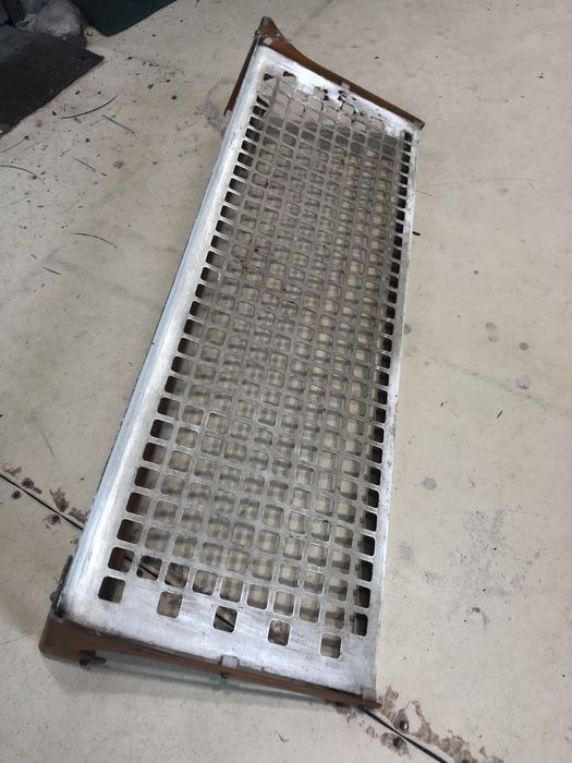 Вешалка в прихожую.