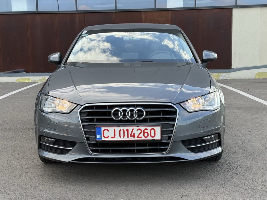 Audi a3 //1.6 diesel  110cp // Automa  an 2015