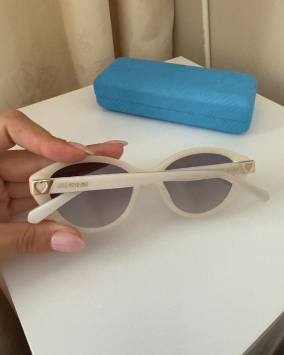 Слънчеви очила Love Moschino