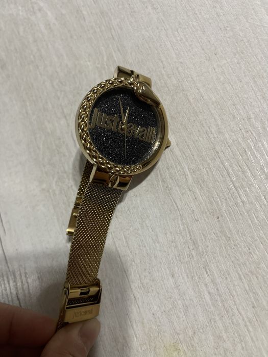 Justcavalli watch sotiladi