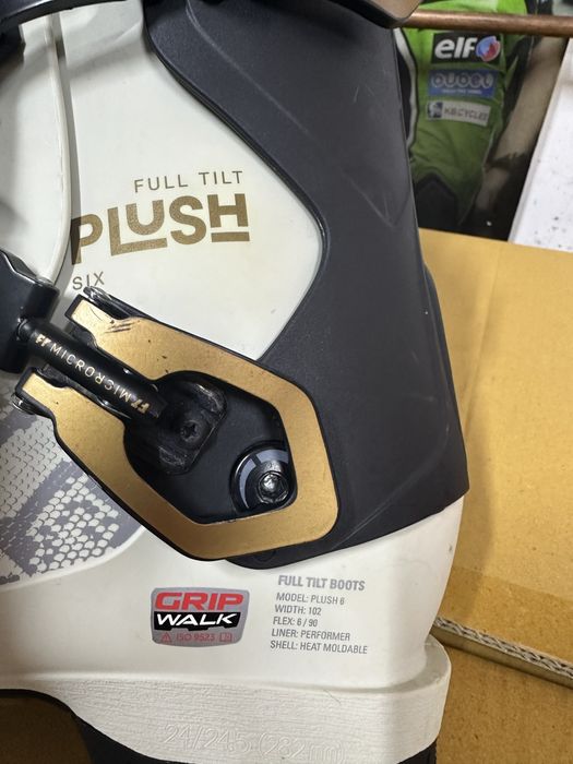 Clapari Full Tilt Plush 6