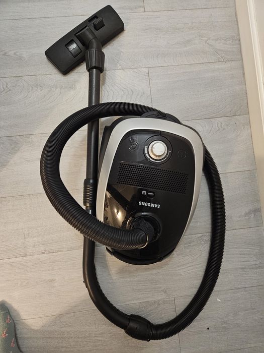 Aspirator cu sac Samsung VCC61E3V3K, 1500 W, 3 l,