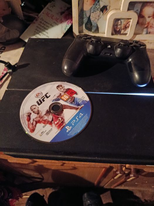 Vând PS4 stare foarte buna