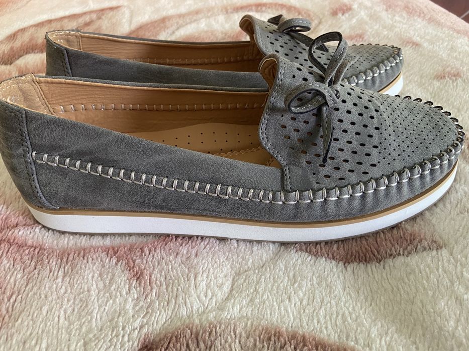 Продаются женские балетки