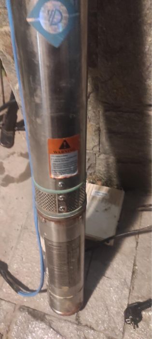 Помпа за сондаж и кладенец