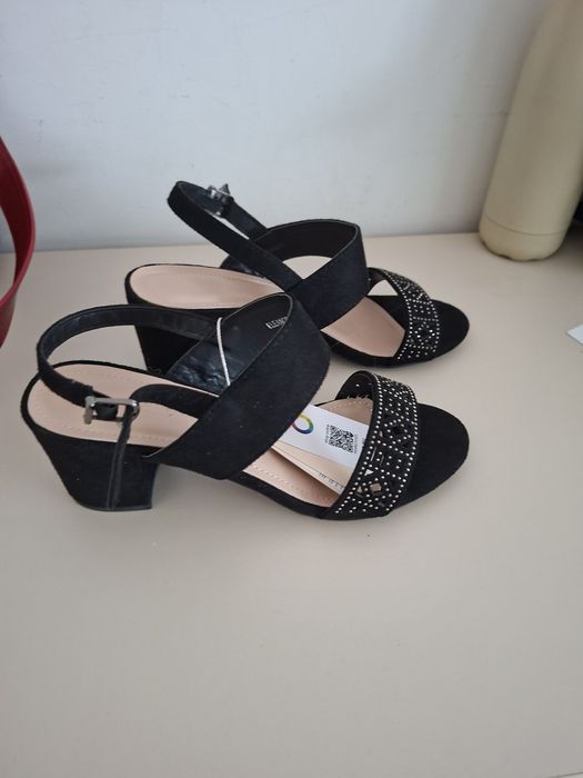Sandale negre Clara Barson