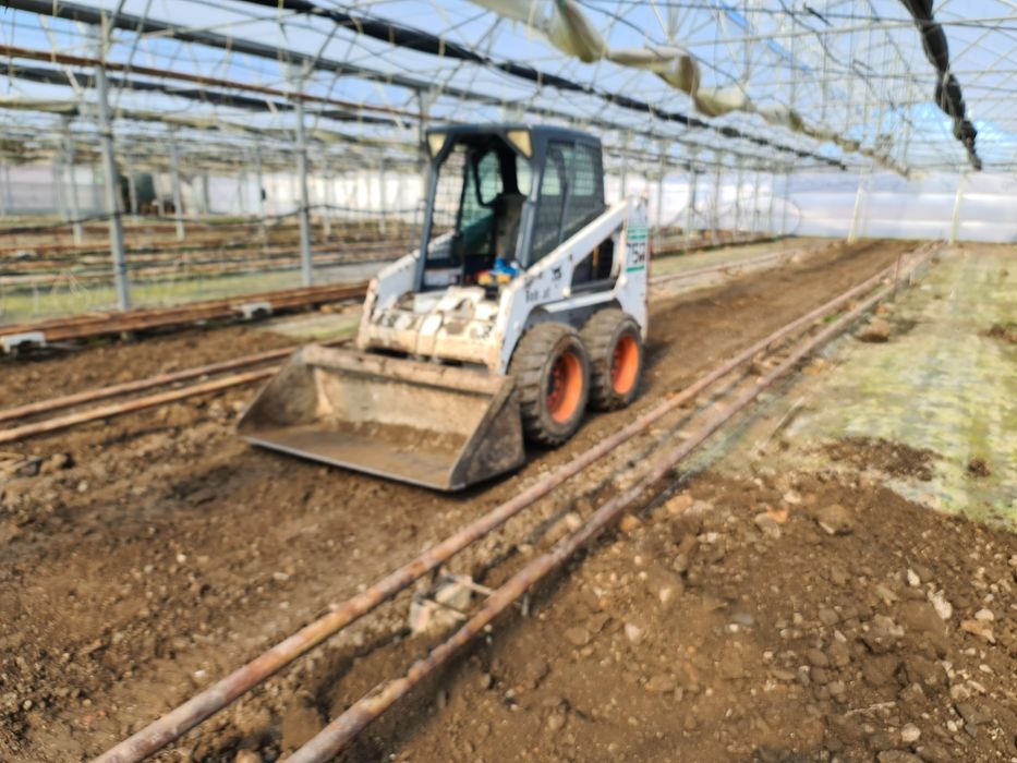 Excavator bobcat picon, furci paleti incarcator miniexcavator  pamant