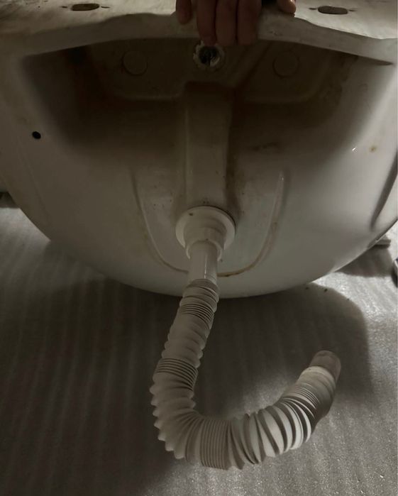 Chiuveta pe picior completa cu sifon de scurgere