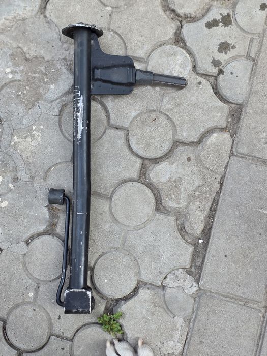 Домкрат на Мерседес 124