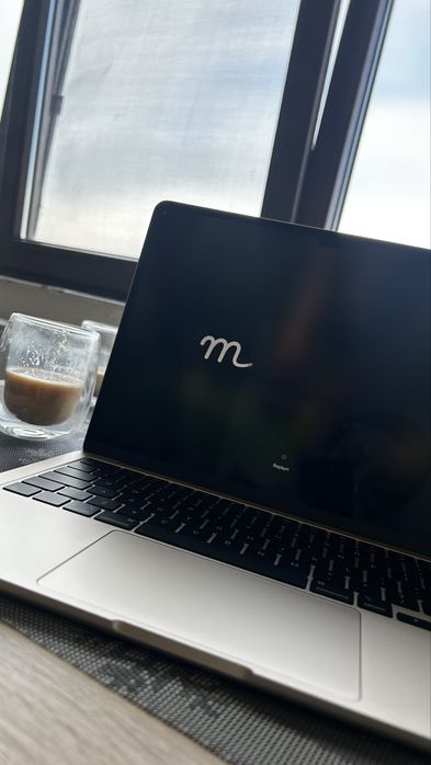MacBook Air 13” Apple M3 – Starlight | Impecabil | Garanție Emag
