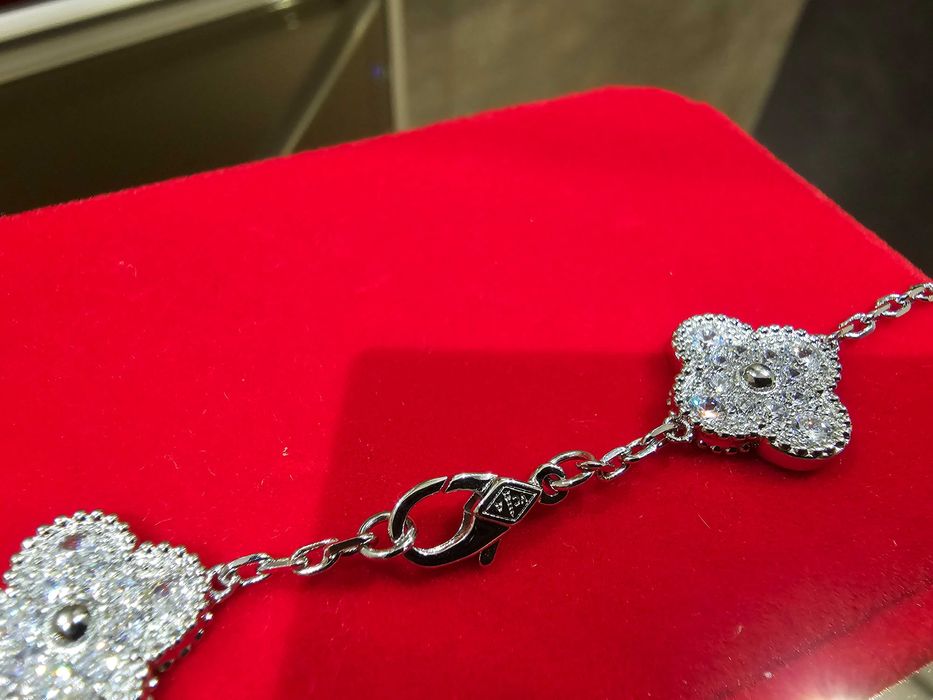 Van Cleef & Arpels VCA Silver Diamond Alhambra 20 Motifs Дамско Колие