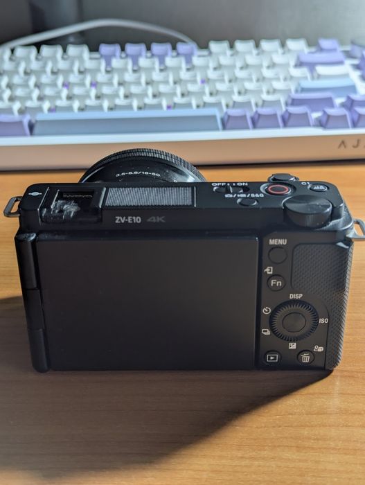 Продается фотоаппарат Sony ZV-E 10