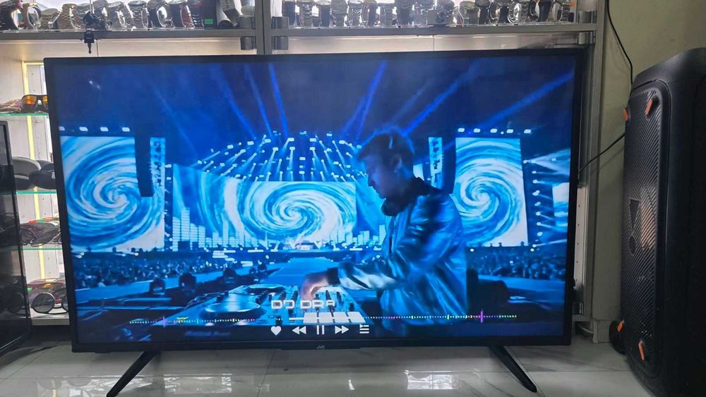 Смарт телевизор JVC / 50 инча, 126.0 см / LT-50VA3200, Android TV