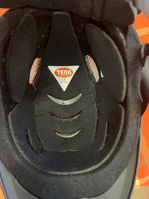 шлем для конного спорта