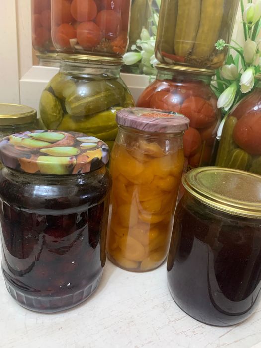 Продам соленые помидоры, ассорти. Салат.