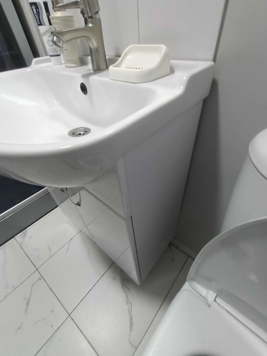 Продам тумбу с раковиной