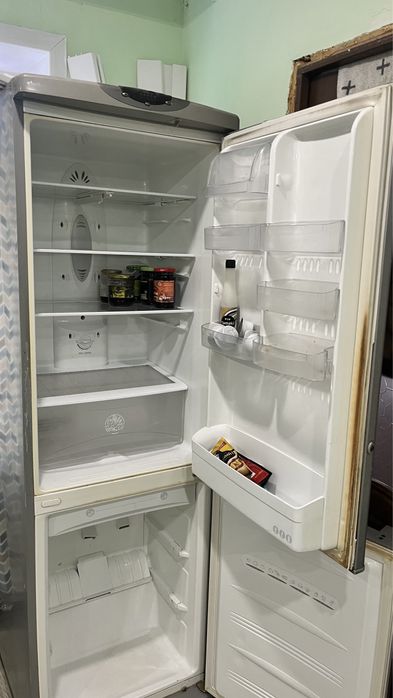 Продаю холодильник