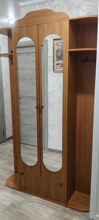 Прихожая .шкаф..