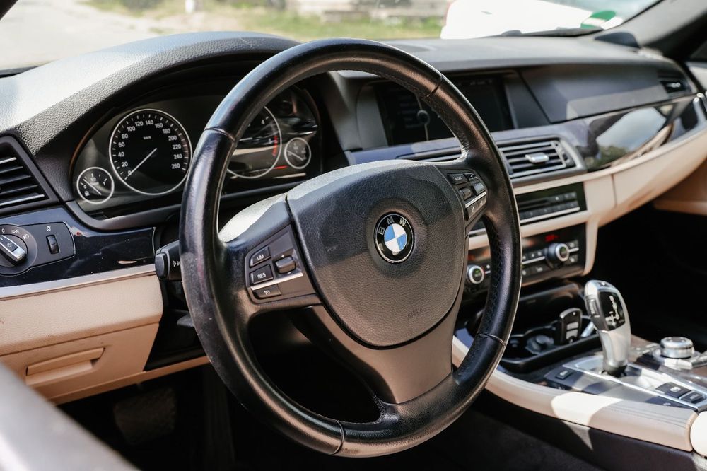 BMW Seria 5 2011 — imagine 5