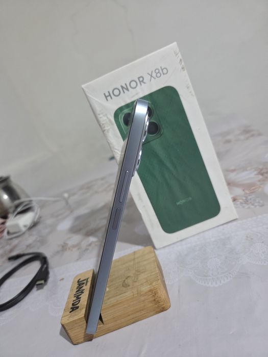 Хонор х8б харошый