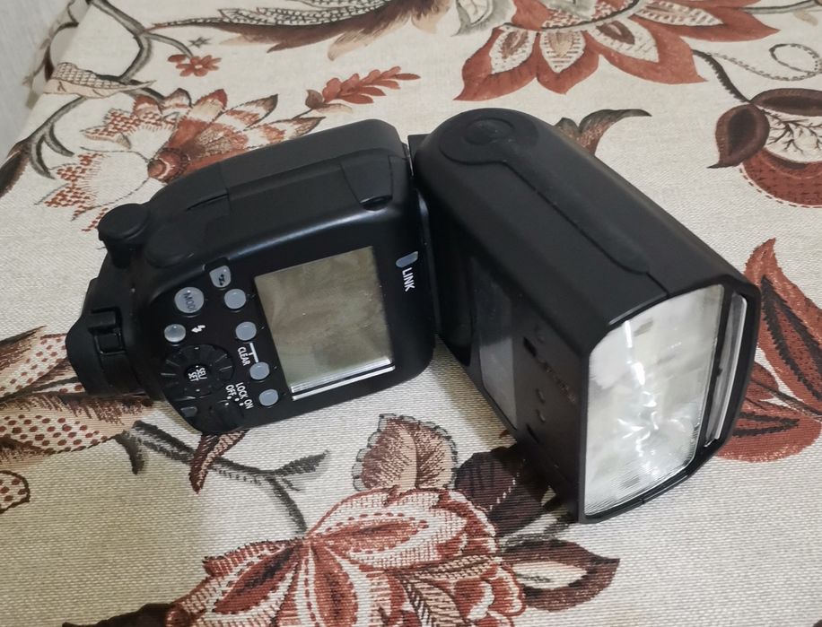Фотовспышка Canon Speedlite 600EX-RT