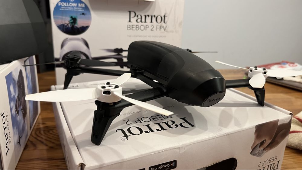 Drona Parrot Bebop 2 in stare bun
