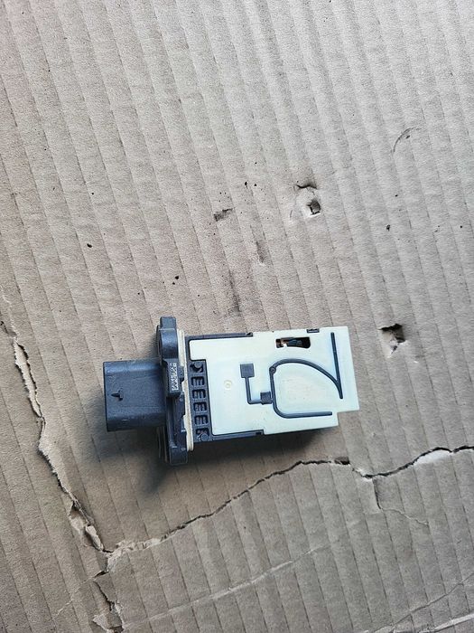 Debitmetru bmw f20 f30 f34 f36 f10 g30 x1 f48 x3 x4 x5 f15 motor B47 cod oem bmw 13628570107