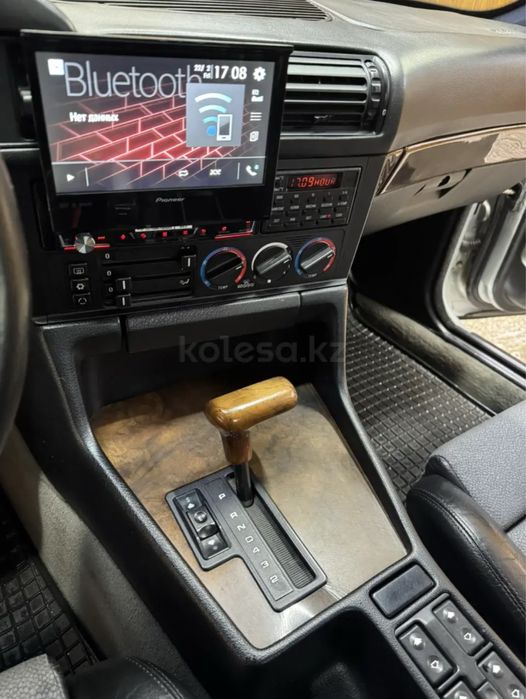 Пионер AVH-Z725BT