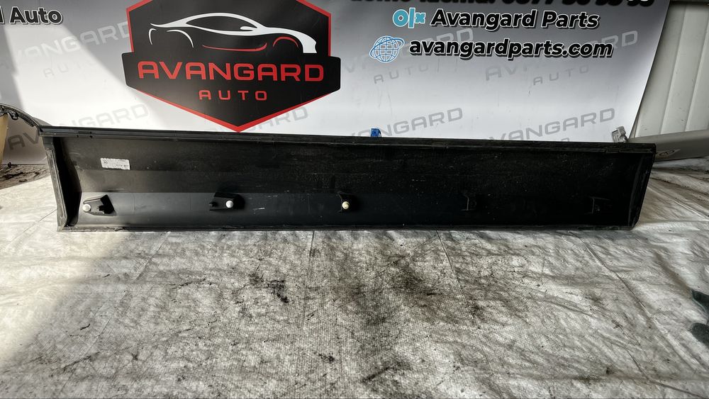 Skoda Karoq лайстна предна дясна врата