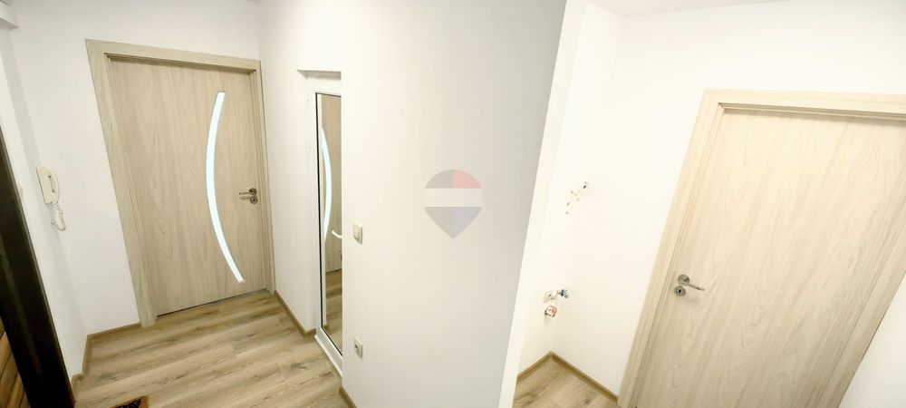 Продава се Двустаен апартамент в Варна, Младост 1 - 41 кв.м за 1430 €/кв.м - Снимка #11