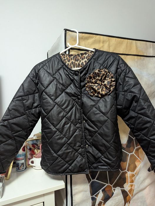 Geaca , nouă , elegantă