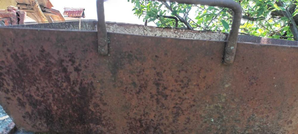 Здраво,метално корито, направено от дебела ламарина