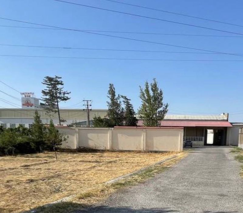 Xolodilnik, sklad sotiladi