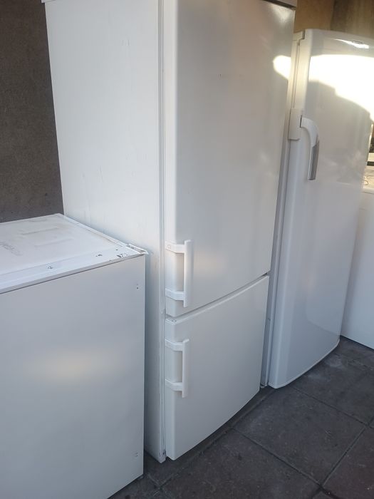 Frigider cu congelator tip combină frigorifică înaltă Gorenje îndesit artic