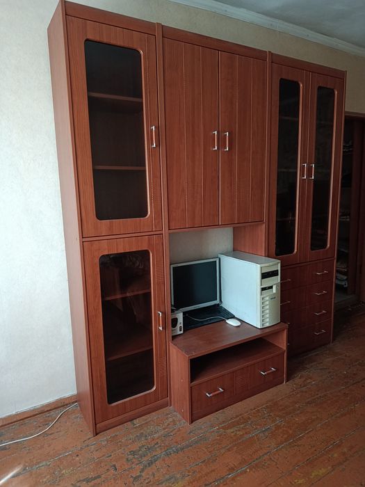 Продам Шкаф-Горку