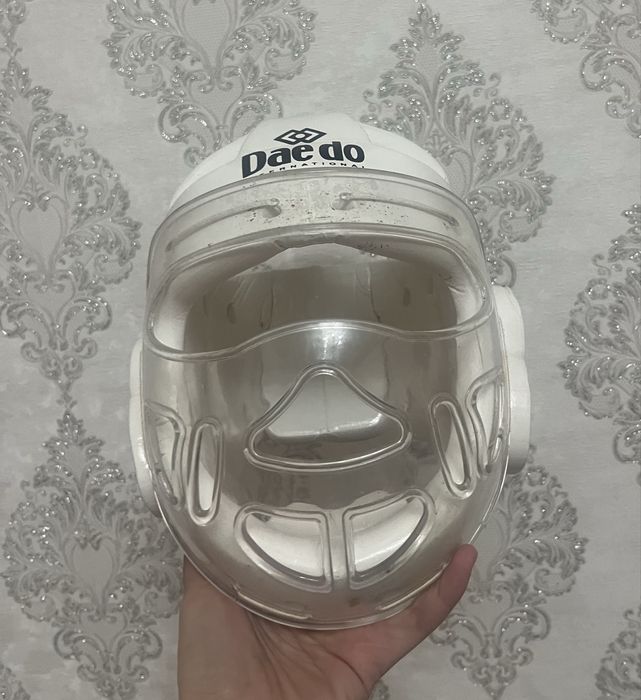 Шлем для каратэ/тхэквандо