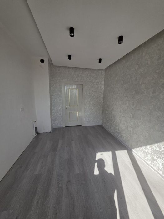 Choshtepa Metro yonida uy sotiladi 65m2