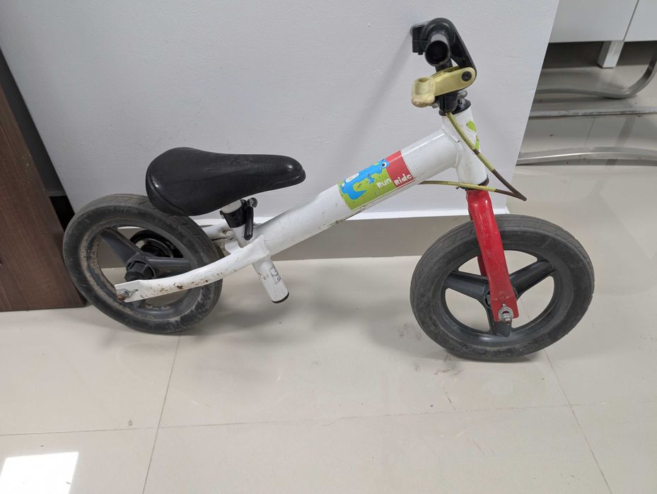 Bicicleta de echilibru fara pedale B'Twin, intre 2 si 5 ani