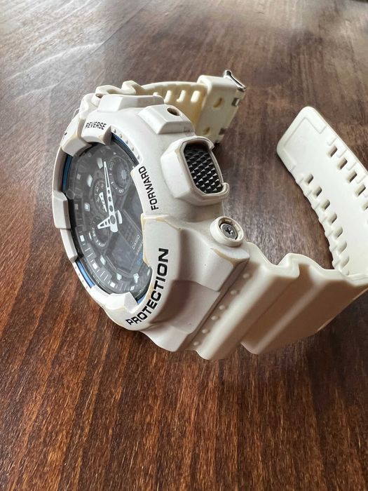 Casio G-SHOCK GA-100B Цвят: Бял