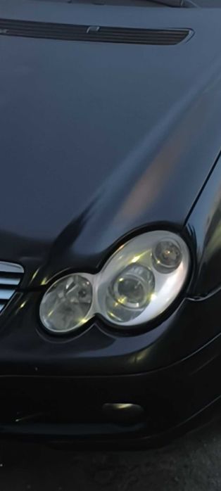 Продавам ляв фар с лупи за Мерцедес w203