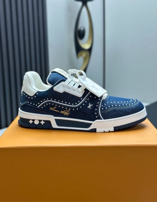 Adidasi Louis Vuitton