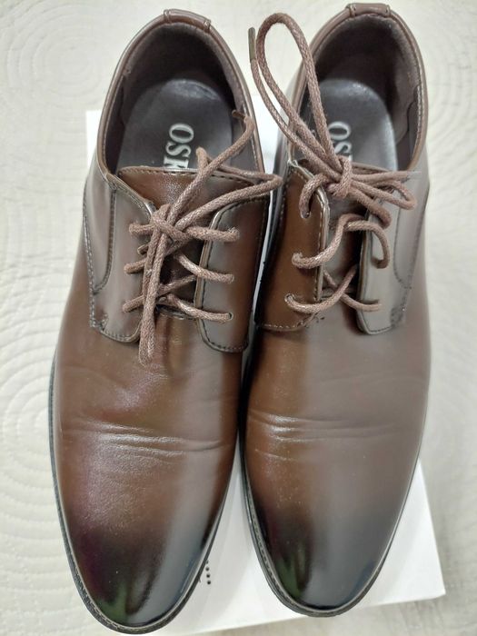 Vand pantofi maro baieti marime 38
