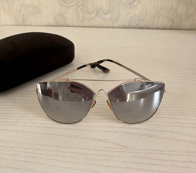 Очки солнцезащитные