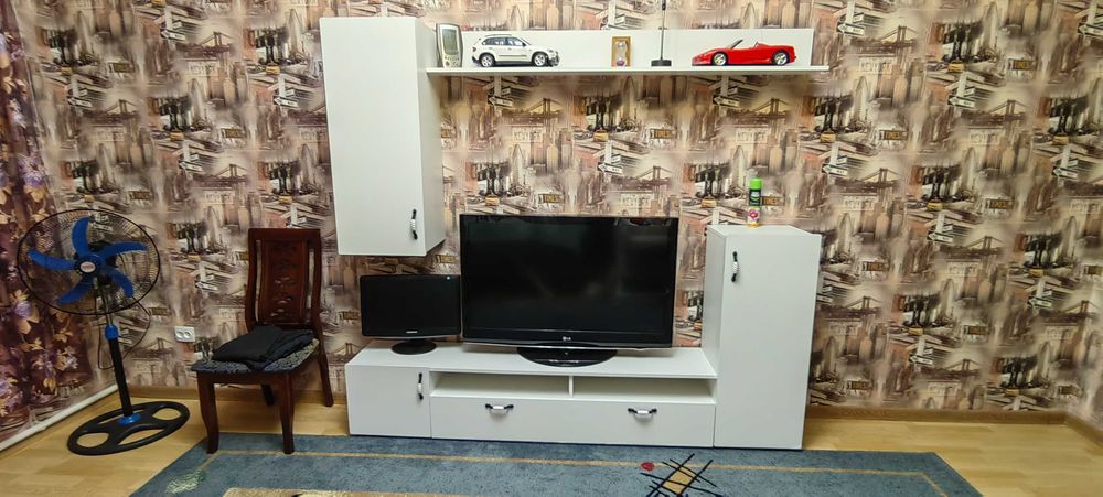 Продам  стенку белый глянец