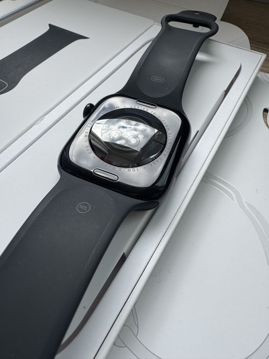 Apple Watch Series 10 (46mm) Jet Black GPS – Пълен комплект, Батерия 100%