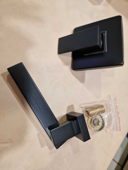 Смесител за вграждане черен мат