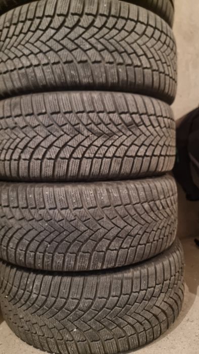 Зимни гуми 235 45 18 bridgestone